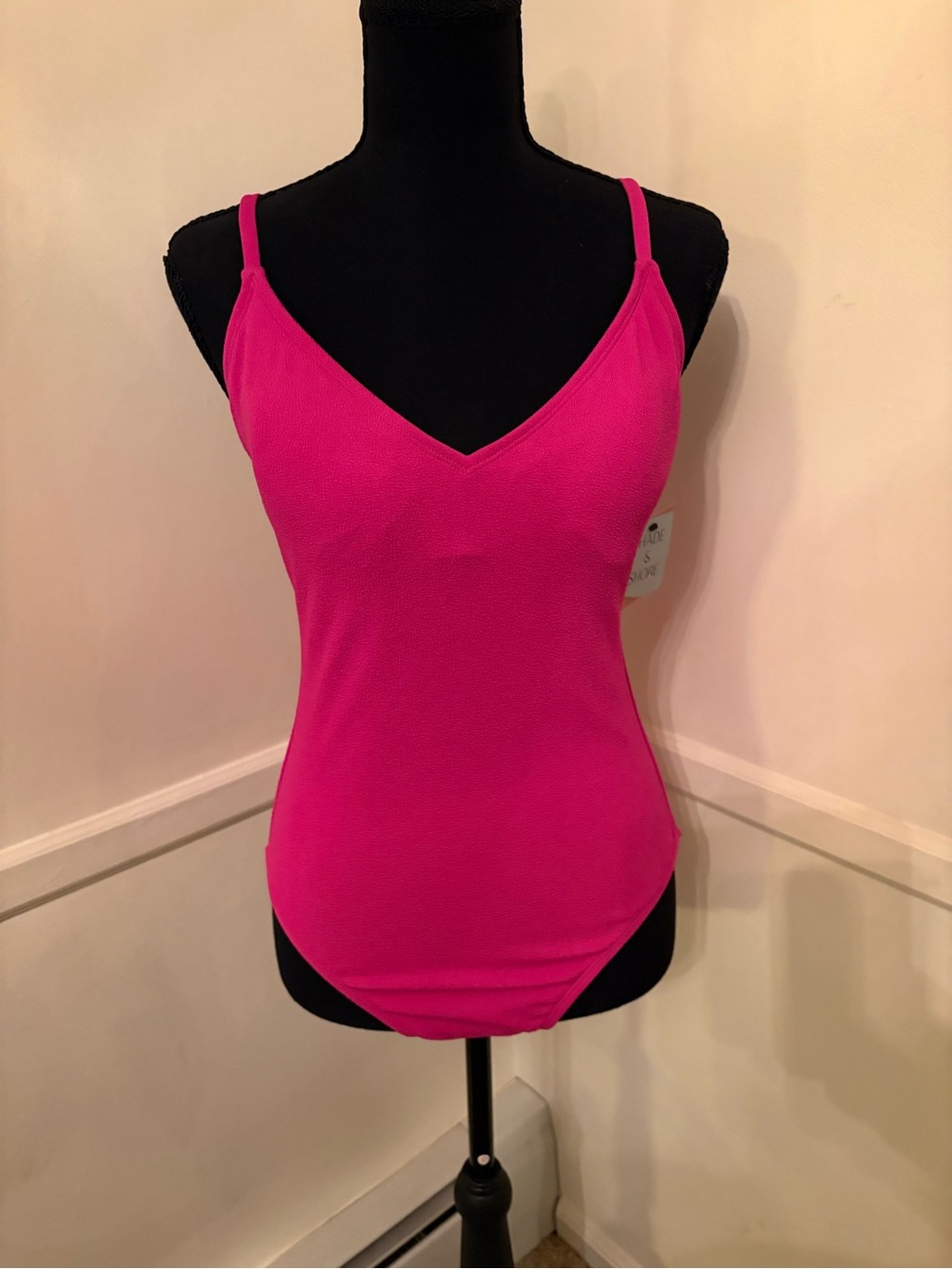 Shade& Shore Women’s One Piece Swimsuit - Pink Sz Med ( 8-10) NWT